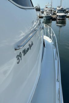 Carver 39 Motor Yacht image