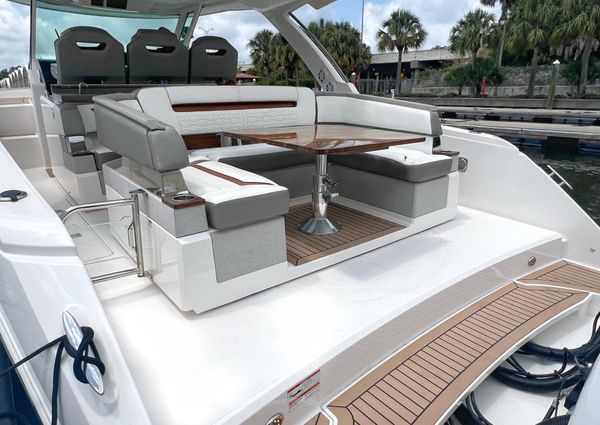 Tiara Yachts 38 LS image