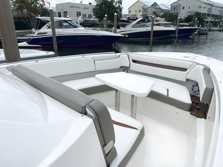 Tiara Yachts 38 LS image