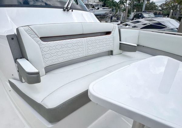 Tiara Yachts 38 LS image