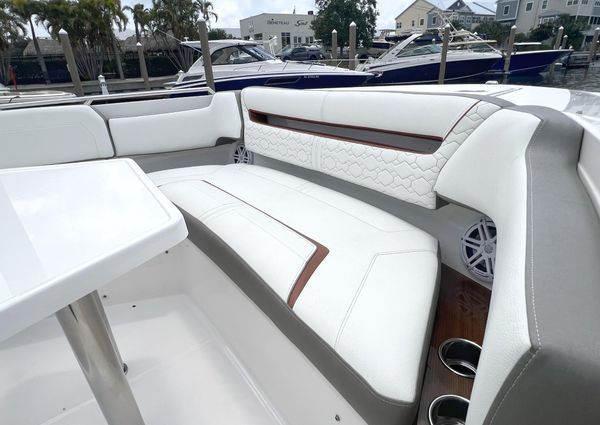 Tiara Yachts 38 LS image