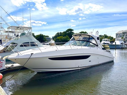 Sea Ray 370 Sundancer - main image