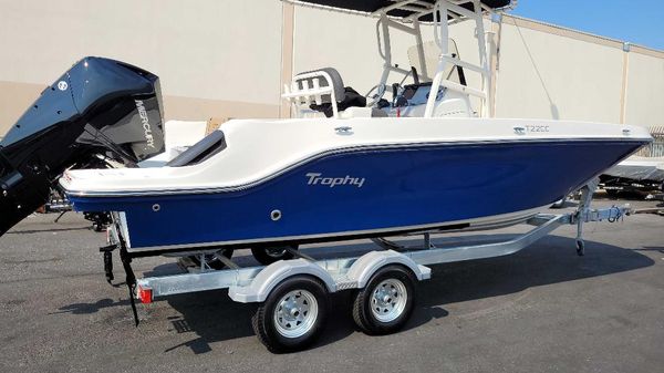 Bayliner Trophy T22CC