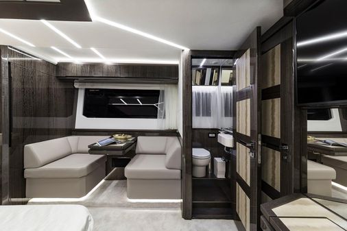 Galeon 650 SKYDECK image
