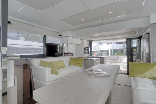 Fountaine Pajot MY6 image