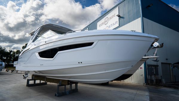 Cruisers-yachts 34-GLS-OB image