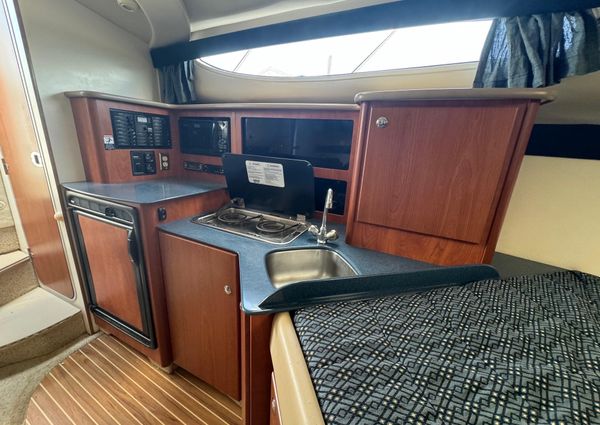 Bayliner 305 image