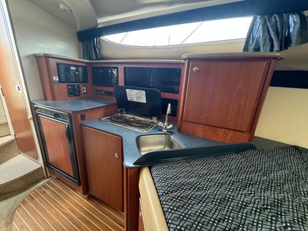 Bayliner 305 image