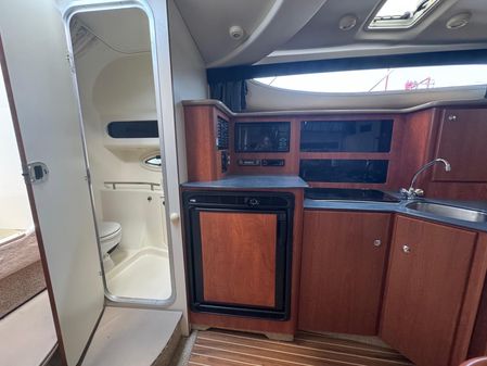 Bayliner 305 image