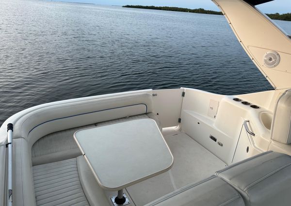 Bayliner 305 image