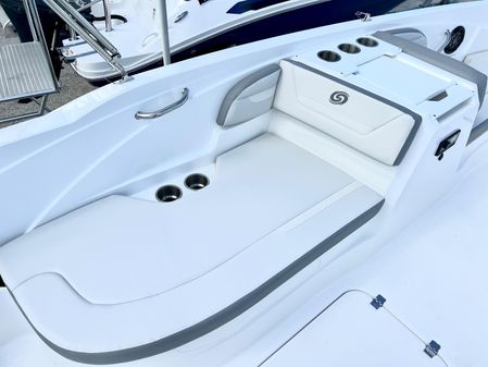 Hurricane SunDeck Sport 205 OB image