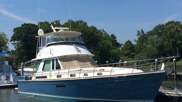 Sabre 54 Flybridge Sedan 