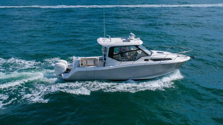 Boston-whaler 325-CONQUEST - main image