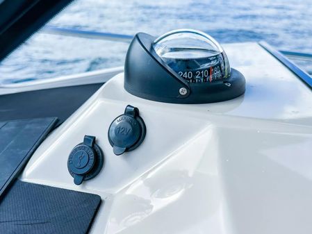 Boston Whaler 325 Conquest image