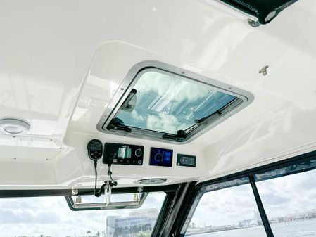 Boston Whaler 325 Conquest image