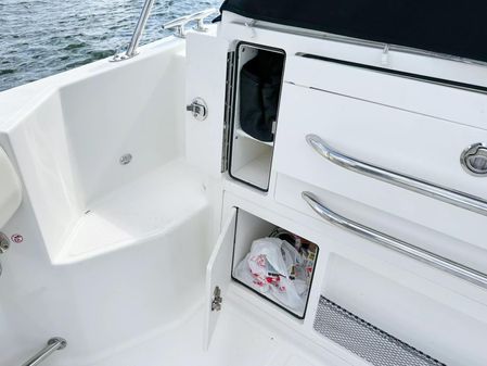 Boston Whaler 325 Conquest image