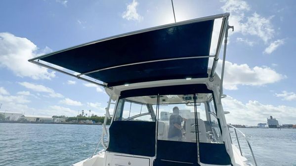 Boston Whaler 325 Conquest image