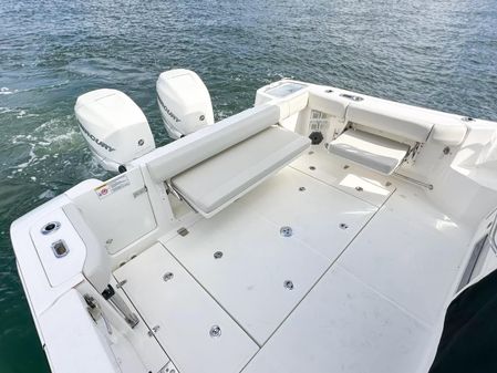 Boston Whaler 325 Conquest image