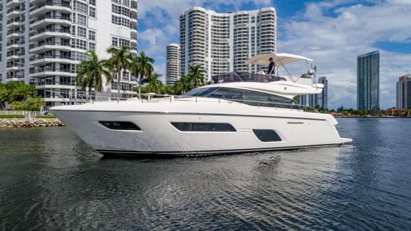 Ferretti Yachts 550