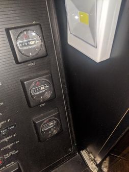 Bayliner 4788 Pilothouse image