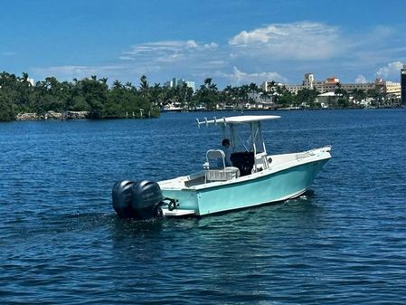 Mako 26 Center Console image