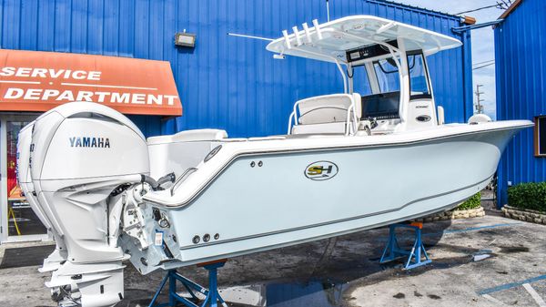Sea Hunt Ultra 305 SE
