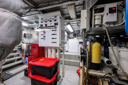 Breaux Brothers Enclosed Bridge Cockpit image