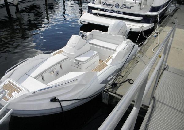 Azimut 84 image