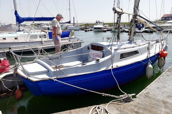 Cutlass 27 - main image