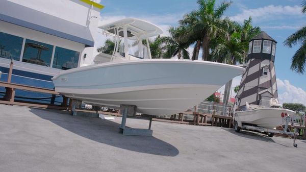 Boston Whaler 220 Dauntless