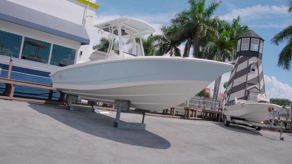 Boston Whaler 220 Dauntless 