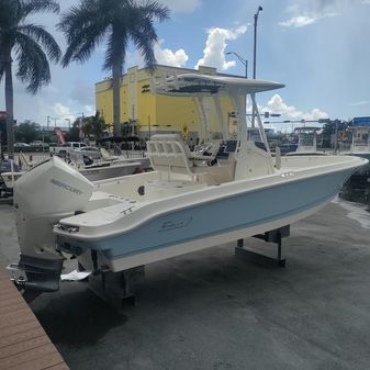 Boston Whaler 220 Dauntless image