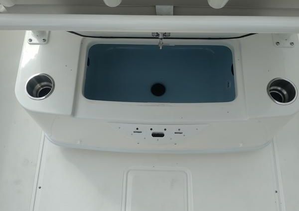 Boston Whaler 220 Dauntless image