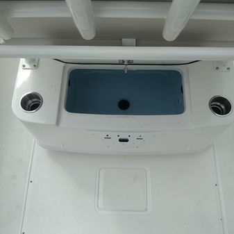 Boston Whaler 220 Dauntless image