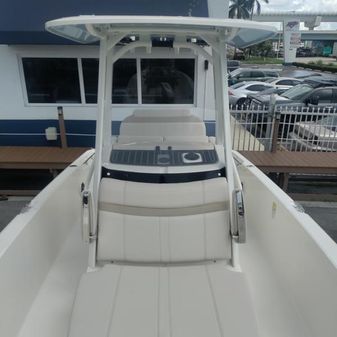 Boston Whaler 220 Dauntless image