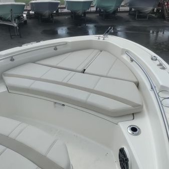 Boston Whaler 220 Dauntless image