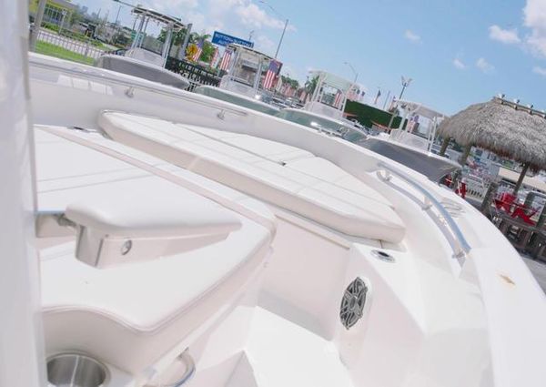 Boston Whaler 220 Dauntless image