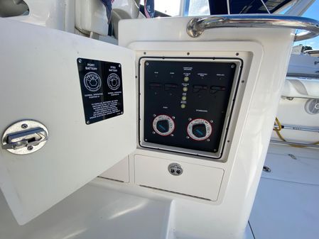 Boston Whaler 305 Conquest image