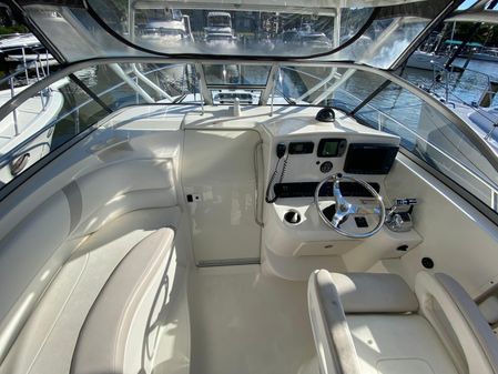 Boston Whaler 305 Conquest image