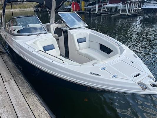 Regal 2700-BOWRIDER - main image