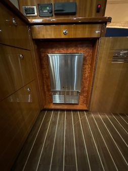 Riviera 45 Flybridge image