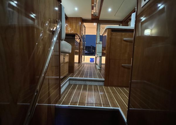 Riviera 45 Flybridge image