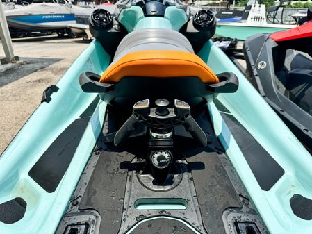 Sea-doo WAKE-170-SPARK-TRIXX-2-UP image