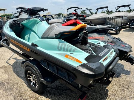 Sea-doo WAKE-170-SPARK-TRIXX-2-UP image