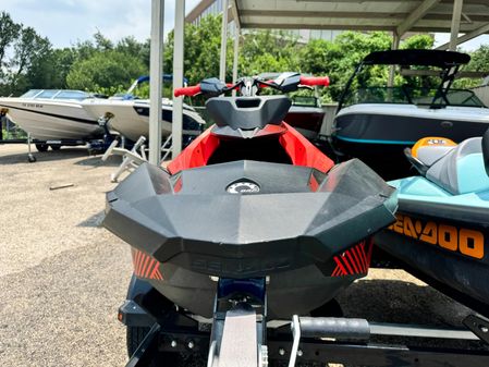 Sea-doo WAKE-170-SPARK-TRIXX-2-UP image