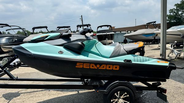 Sea-Doo Wake 170 / Spark Trixx 2 up 