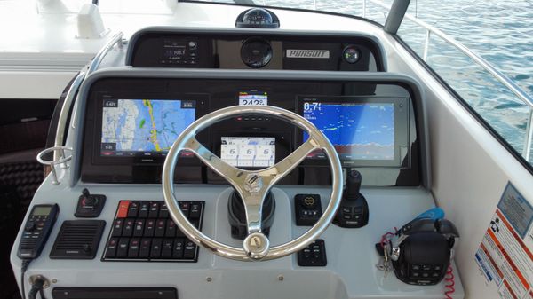 Pursuit OS 385 Offshore image