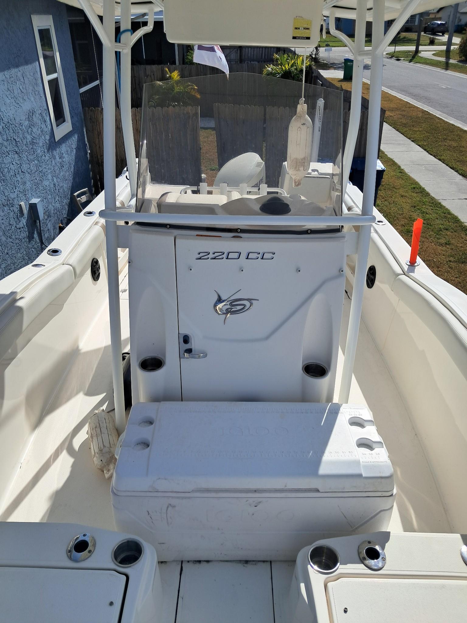 2014 Striper 220 center console