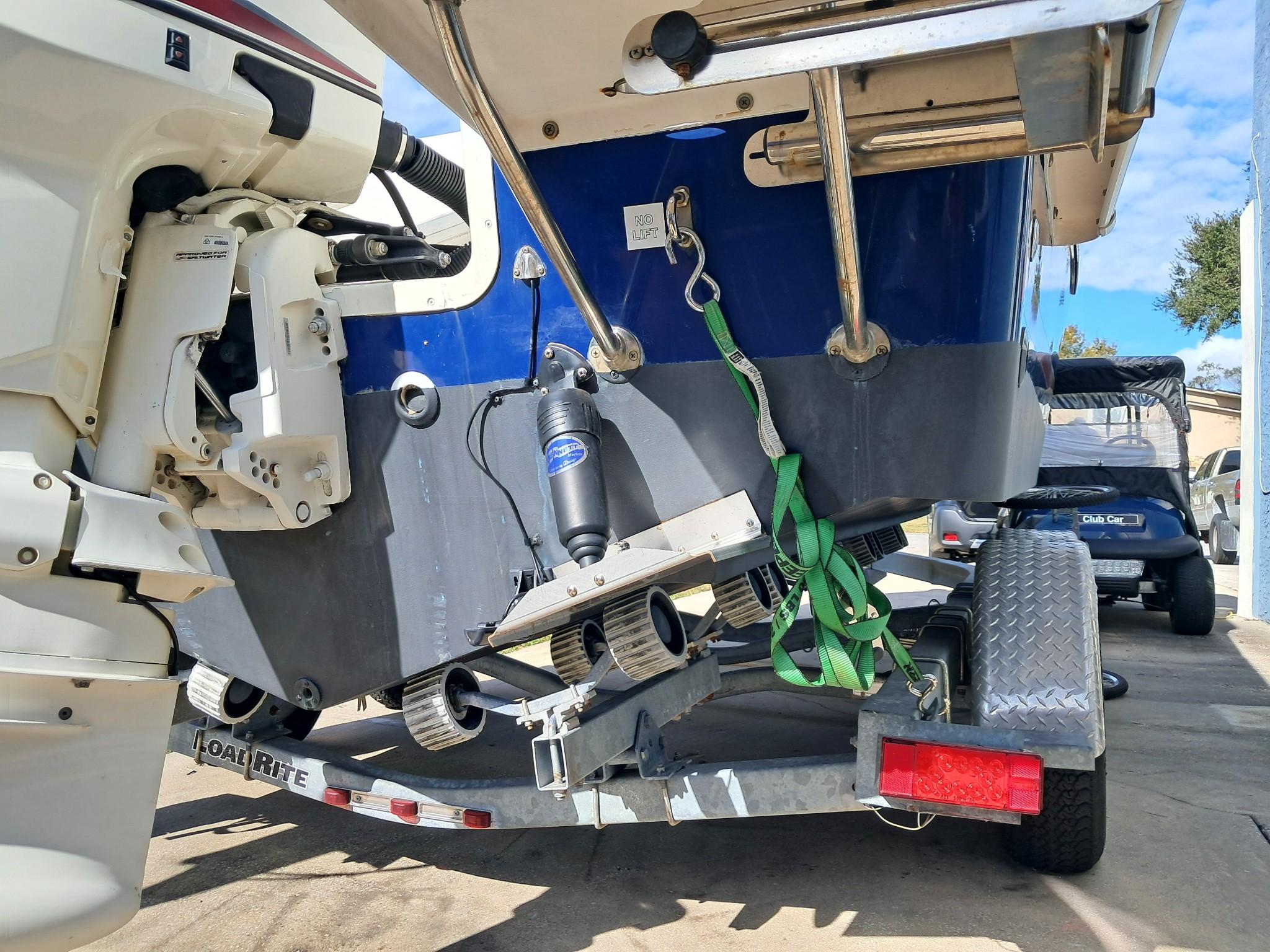 2014 Striper 220 center console