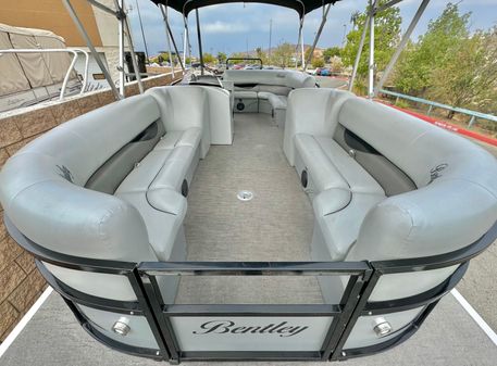 Bentley-pontoons 240-CRUISE image